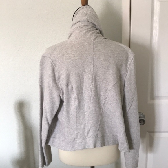 Cabi - Picture 2 of 4